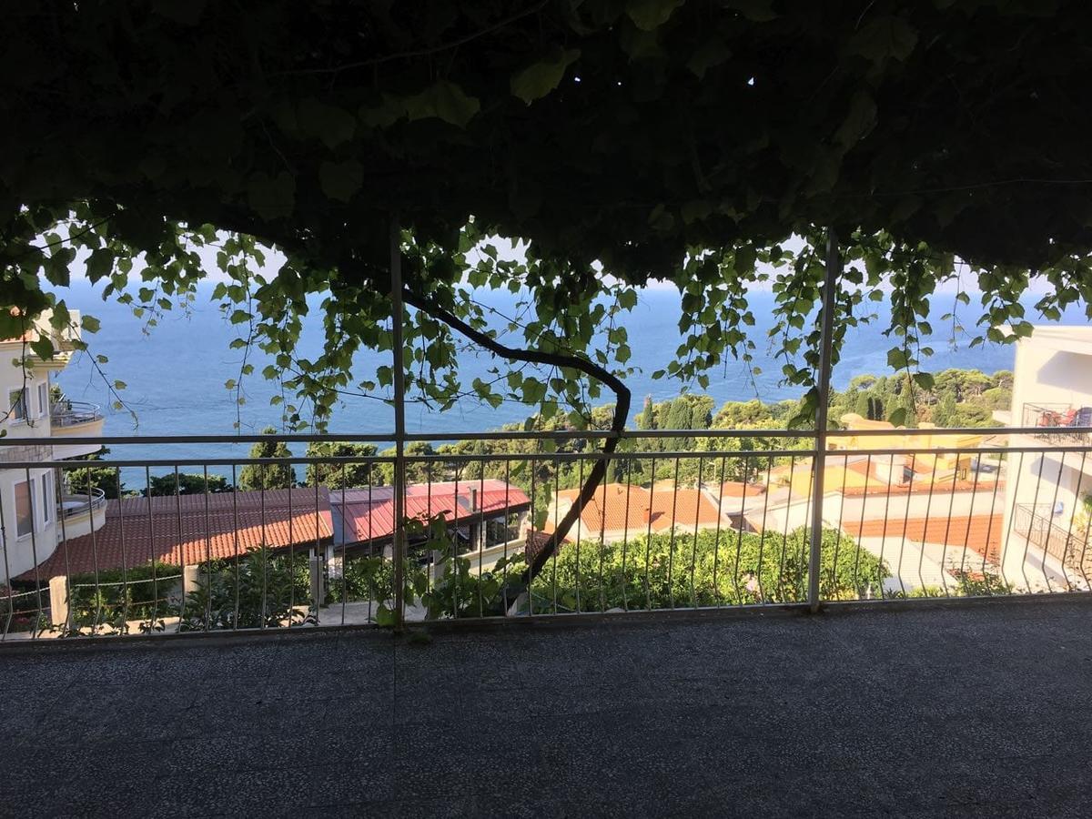 Villa Granada Ulcinj Bagian luar foto